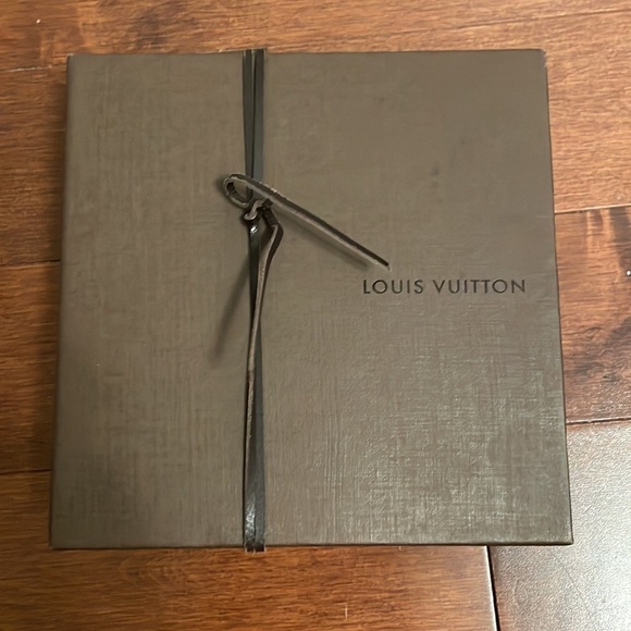 Louis  Vuitton: Monogram Neck Tie - Picture 3 of 3